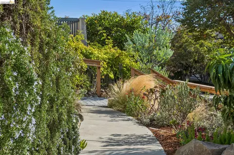 Exterior - 865 Contra Costa Ave, Berkeley, CA 94707 photo 18 of 20