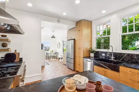 Kitchen - 865 Contra Costa Ave, Berkeley, CA 94707 photo 4 of 8