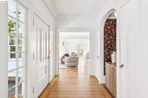 Entry Way - 865 Contra Costa Ave, Berkeley, CA 94707 photo 4 of 12