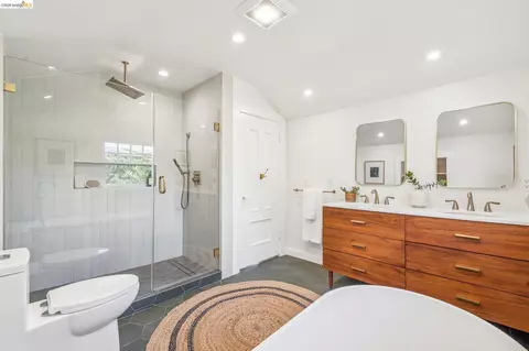 Bath - 865 Contra Costa Ave, Berkeley, CA 94707 photo 5 of 5