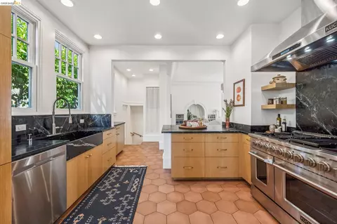 Kitchen - 865 Contra Costa Ave, Berkeley, CA 94707 photo 8 of 8