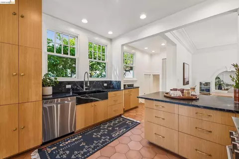 Kitchen - 865 Contra Costa Ave, Berkeley, CA 94707 photo 7 of 8