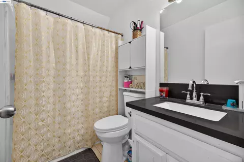 Bath - 439 W Golf Cir, Manteca, CA 95337 photo 1 of 2