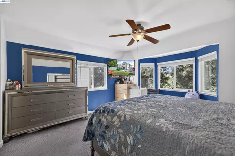 Bedroom - 439 W Golf Cir, Manteca, CA 95337 photo 3 of 5