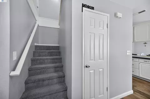Entry Way - 439 W Golf Cir, Manteca, CA 95337 photo 1 of 2