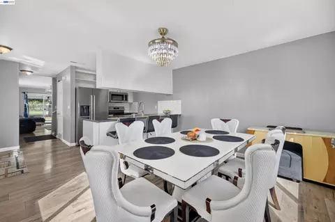 Dining - 439 W Golf Cir, Manteca, CA 95337 photo 1 of 2