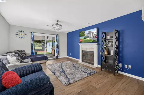 Living - 439 W Golf Cir, Manteca, CA 95337 photo 1 of 1