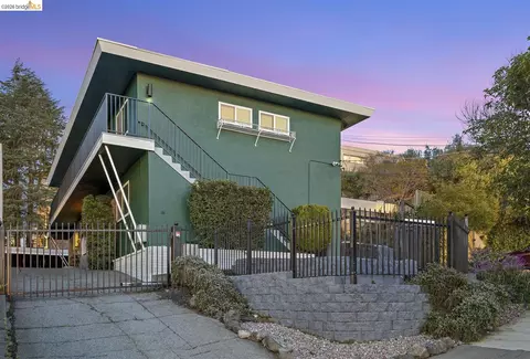 8 Whitmore Pl, Oakland, CA 94611