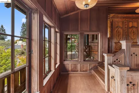 Entry Way - 1705 La Loma Ave, Berkeley, CA 94709 photo 5 of 8