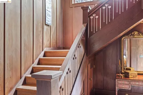 Entry Way - 1705 La Loma Ave, Berkeley, CA 94709 photo 4 of 8