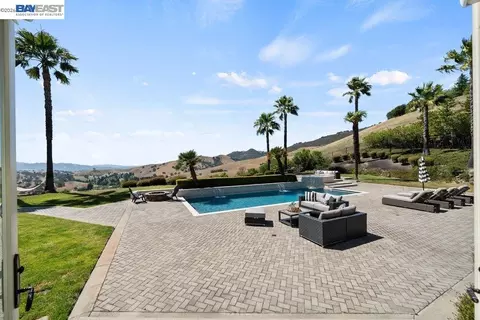 Exterior - 27 Eagle Ridge Ln, Danville, CA 94506 photo 15 of 17