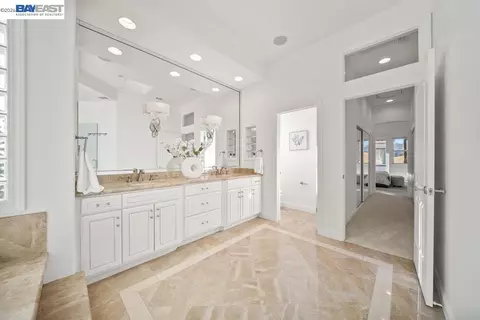 Entry Way - 27 Eagle Ridge Ln, Danville, CA 94506 photo 4 of 5