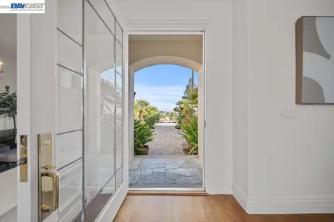 Entry Way - 27 Eagle Ridge Ln, Danville, CA 94506 photo 2 of 5