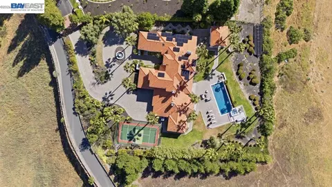 View/Area - 27 Eagle Ridge Ln, Danville, CA 94506 photo 5 of 9