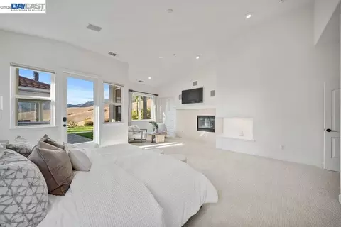 Bedroom - 27 Eagle Ridge Ln, Danville, CA 94506 photo 2 of 10