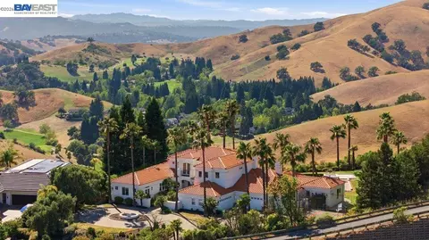View/Area - 27 Eagle Ridge Ln, Danville, CA 94506 photo 4 of 9