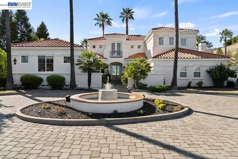 Exterior - 27 Eagle Ridge Ln, Danville, CA 94506 photo 3 of 17
