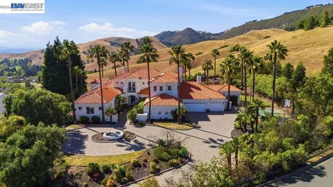 View/Area - 27 Eagle Ridge Ln, Danville, CA 94506 photo 2 of 9