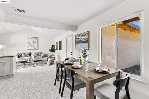 Dining - 2640 Beecham, Fairfield, CA 94533 photo 1 of 1