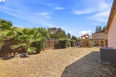 Exterior - 2640 Beecham, Fairfield, CA 94533 photo 3 of 8