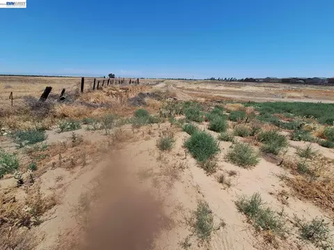 1250 W Cardella Rd, Merced, CA 95348 photo 3