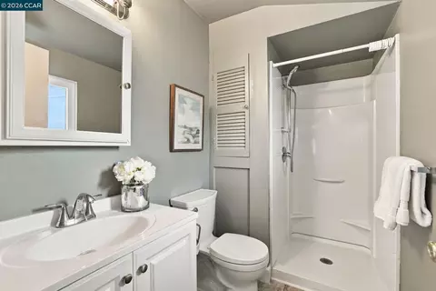Bath - 1812 Taft St, Concord, CA 94521 photo 2 of 3
