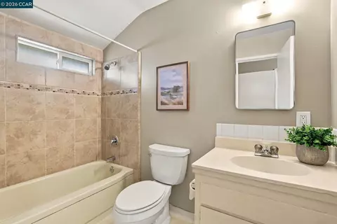 Bath - 1812 Taft St, Concord, CA 94521 photo 3 of 3