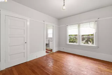Bedroom - 2204 Tenth St, Berkeley, CA 94710 photo 8 of 14