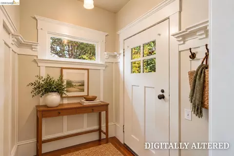 Entry Way - 2204 Tenth St, Berkeley, CA 94710 photo 2 of 4