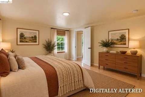 Bedroom - 2204 Tenth St, Berkeley, CA 94710 photo 13 of 14
