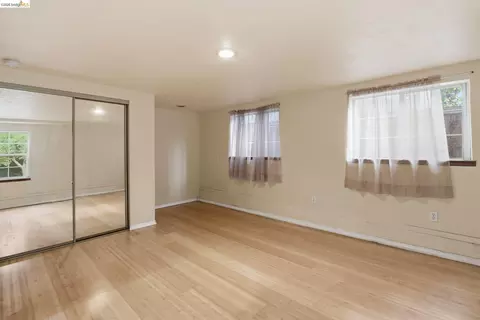 Bedroom - 2204 Tenth St, Berkeley, CA 94710 photo 10 of 14