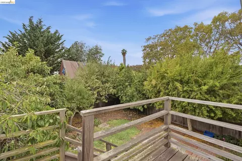 Exterior - 2204 Tenth St, Berkeley, CA 94710 photo 2 of 6