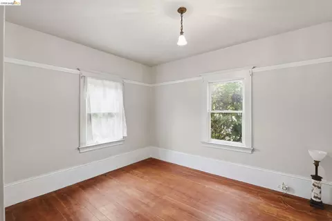 Bedroom - 2204 Tenth St, Berkeley, CA 94710 photo 2 of 14