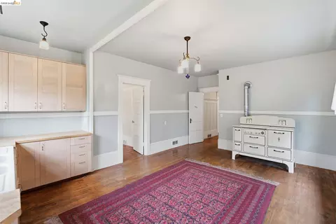 Entry Way - 2204 Tenth St, Berkeley, CA 94710 photo 4 of 4