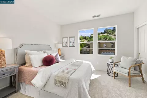 Bedroom - 5279 S Montecito Dr, Concord, CA 94521 photo 6 of 8