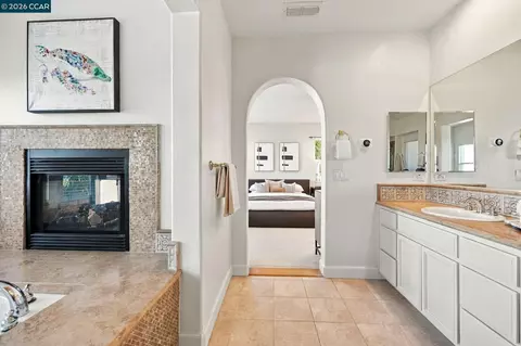 Bath - 5279 S Montecito Dr, Concord, CA 94521 photo 4 of 7