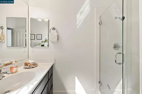 Bath - 5279 S Montecito Dr, Concord, CA 94521 photo 3 of 7
