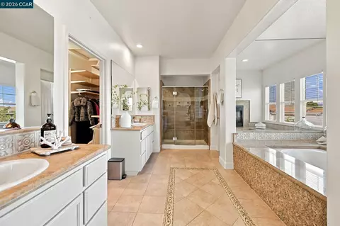 Bath - 5279 S Montecito Dr, Concord, CA 94521 photo 5 of 7