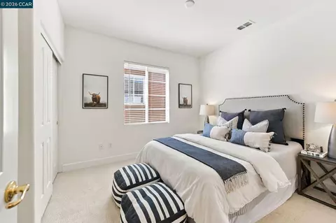 Bedroom - 5279 S Montecito Dr, Concord, CA 94521 photo 7 of 8