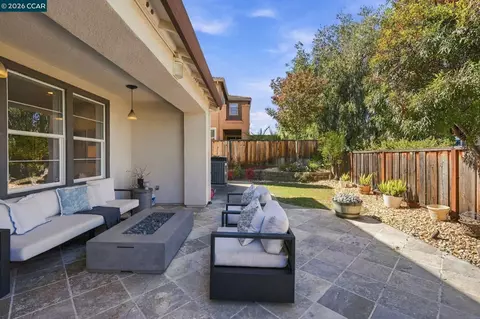 Exterior - 5279 S Montecito Dr, Concord, CA 94521 photo 3 of 7
