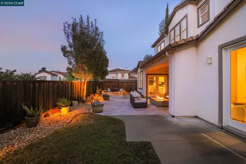 Exterior - 5279 S Montecito Dr, Concord, CA 94521 photo 6 of 7