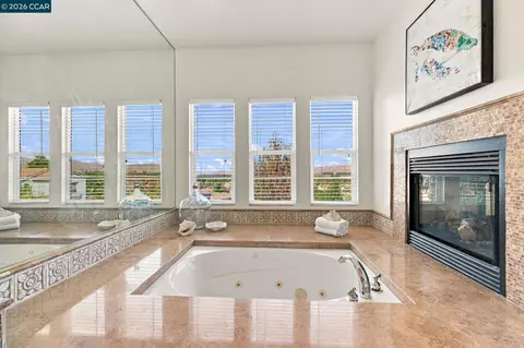 Bath - 5279 S Montecito Dr, Concord, CA 94521 photo 6 of 7