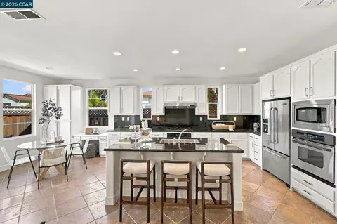 Kitchen - 5279 S Montecito Dr, Concord, CA 94521 photo 1 of 5
