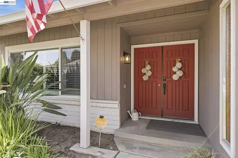 Entry Way - 1017 Hatchcover Pl, Manteca, CA 95337 photo 1 of 1