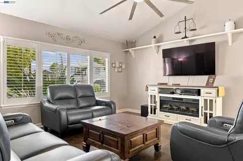 Living - 1017 Hatchcover Pl, Manteca, CA 95337 photo 1 of 1