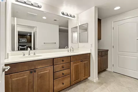 Bath - 600 S Abel St #508, Milpitas, CA 95035 photo 4 of 4
