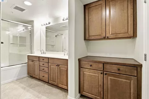 Bath - 600 S Abel St #508, Milpitas, CA 95035 photo 2 of 4