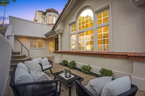 Exterior - 6900 Charing Cross Rd, Berkeley, CA 94705 photo 11 of 11