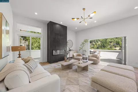 Living - 6900 Charing Cross Rd, Berkeley, CA 94705 photo 4 of 8