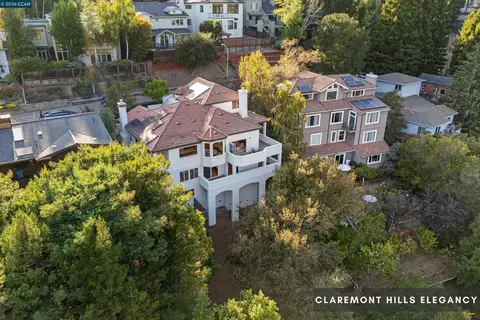 View/Area - 6900 Charing Cross Rd, Berkeley, CA 94705 photo 6 of 12